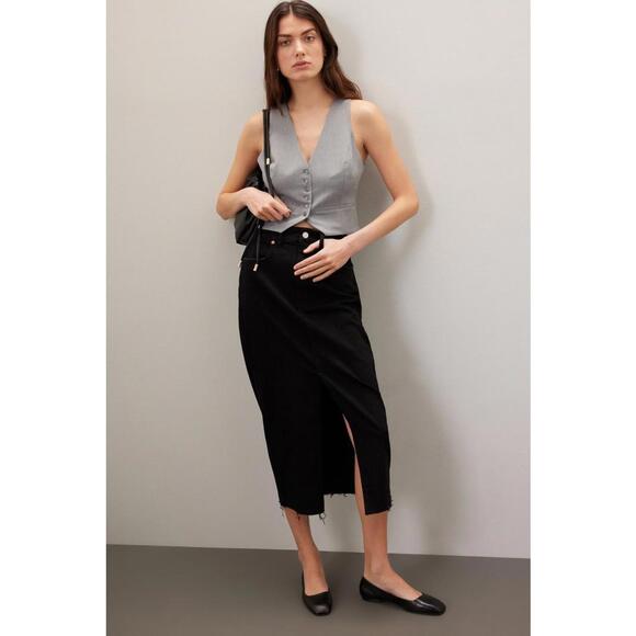 Dresses & Skirts - BLANKNYC Black Needed Me Skirt Size 34 with Fabric Pull